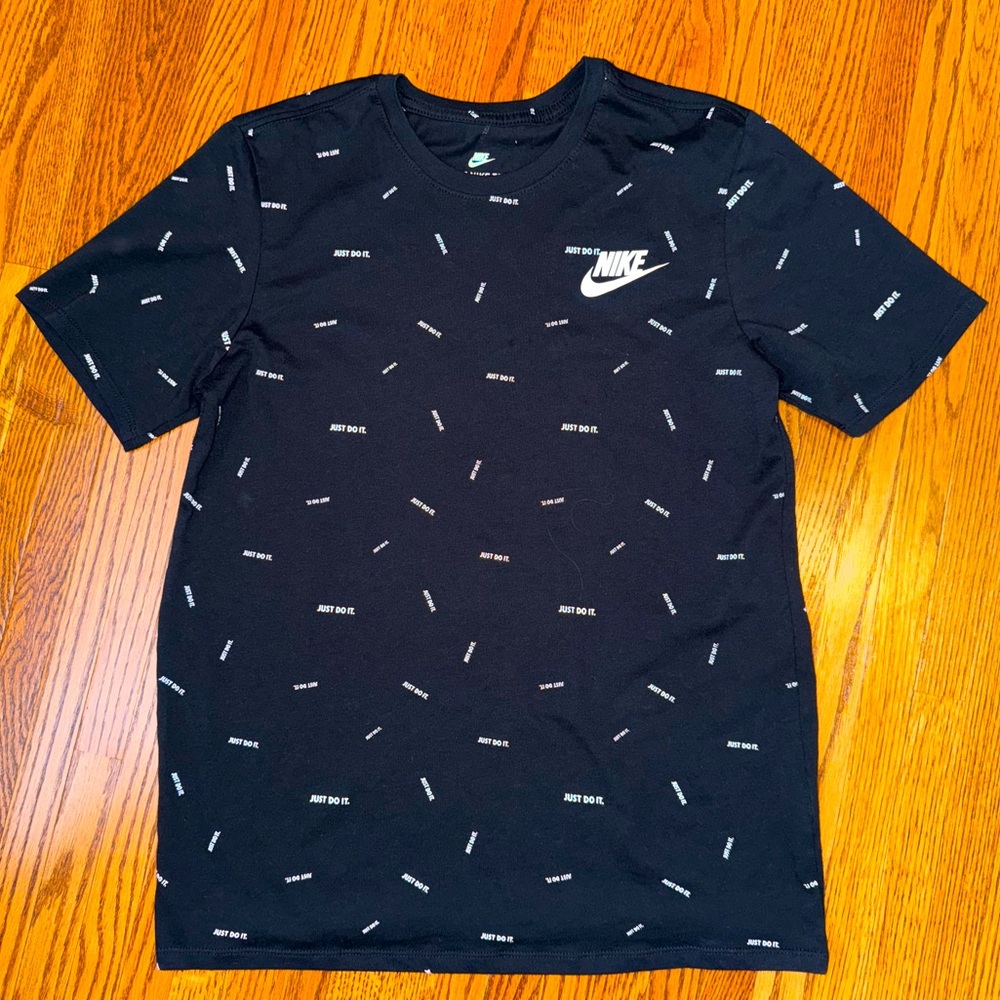 Nike Men’s Logo Print Black T-Shirt Medium